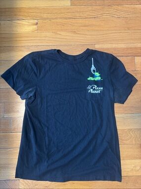Toy Story Pizza Planet Shirt Size L Black Tee Aliens Disney Pocket Claw